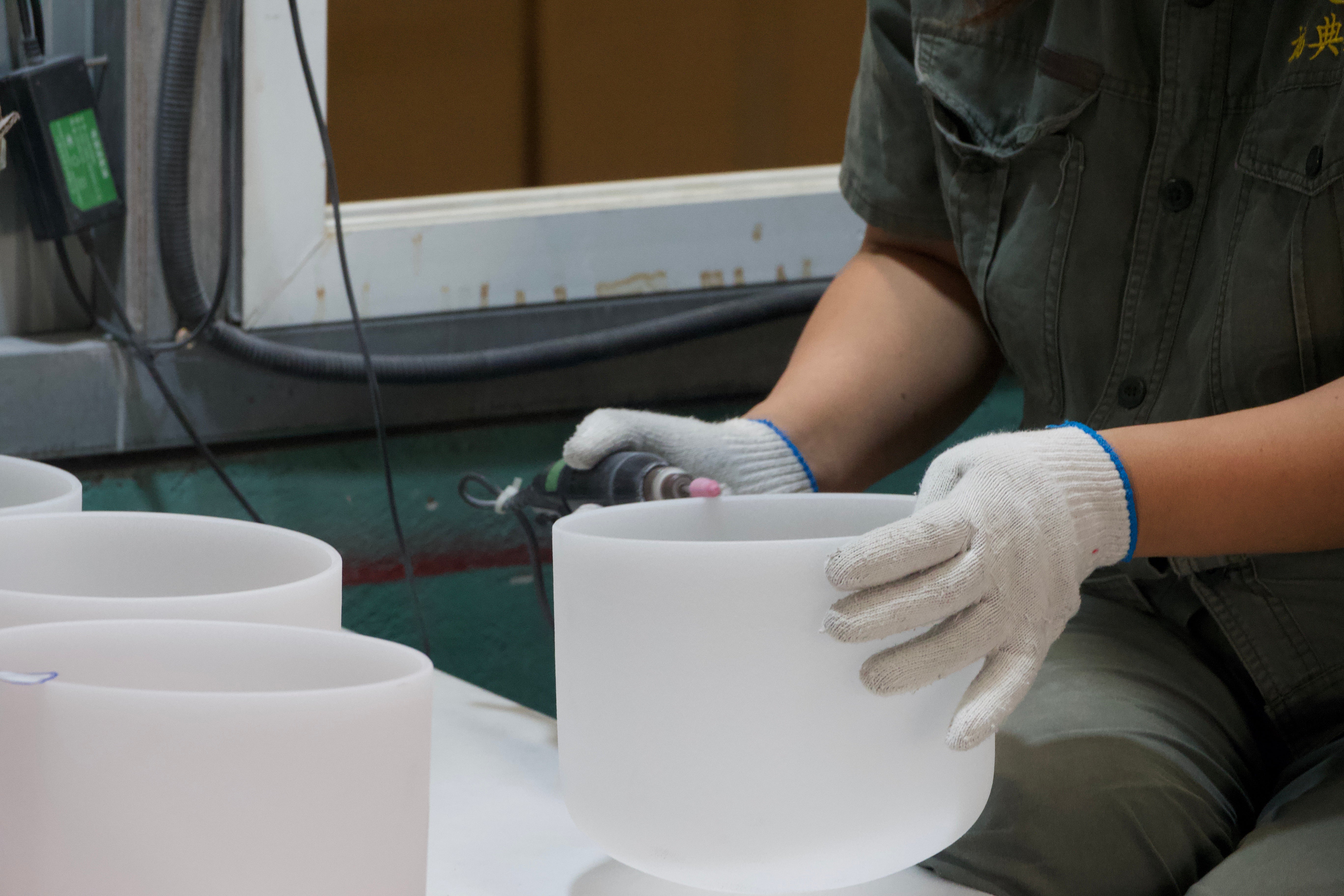 Welcome to SOUNDELLO.COM – Your Global Source for Crystal Singing Bowls